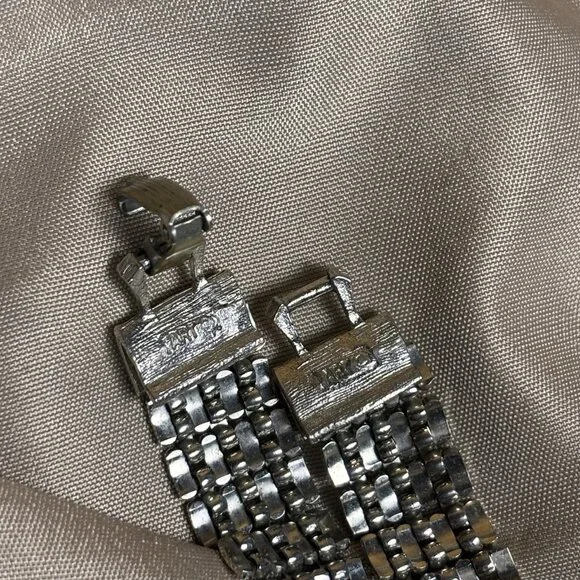 Vintage ART Signed Silver Tone Mesh Bangle Bracelet Fold-Over Clasp A17 - Picture 6 of 9